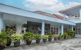 OYO Life 92803 Penginapan Purnama
